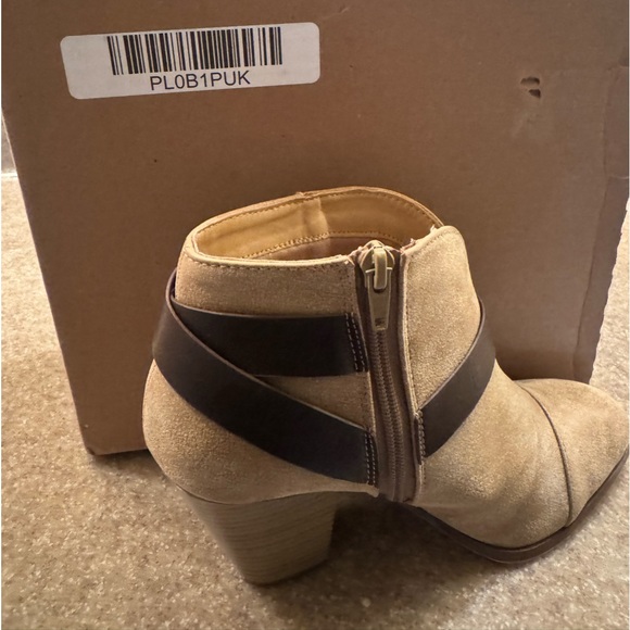 Tan Brown Ankle Heeled Booties - Picture 5 of 6
